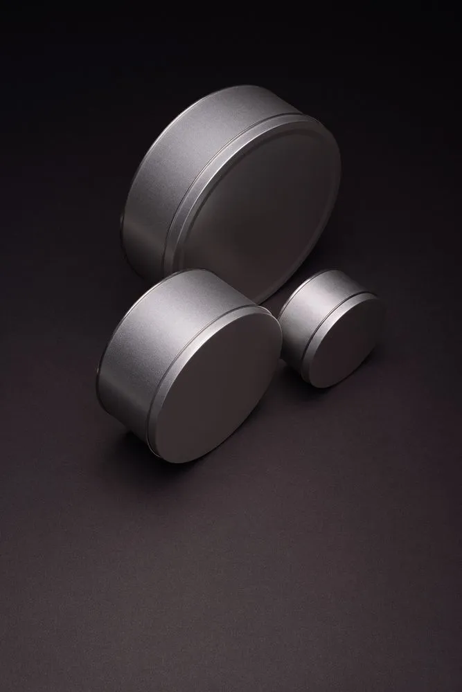 Подарочные коробки с печатью логотипа. Коробка Pragmax S, круглая по цене 153 ₽ руб. (артикул 5589) Коробка Pragmax S, круглая, серебристая