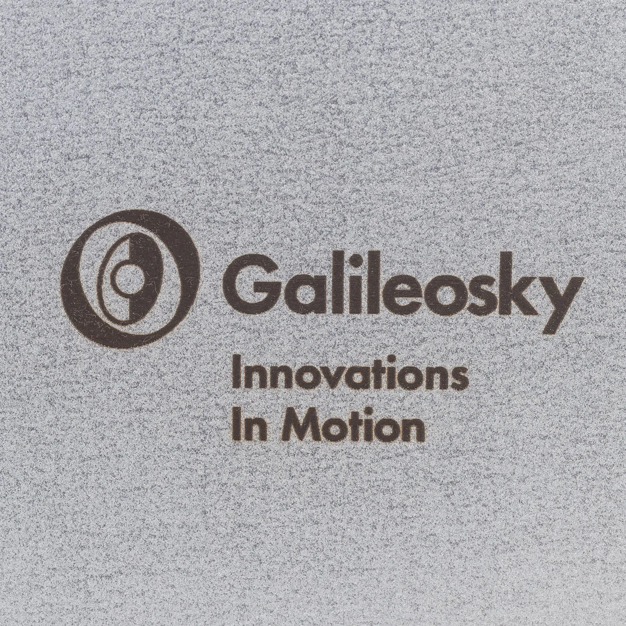 Подарочные коробки с печатью логотипа. Коробка Pragmax M, круглая по цене 233 ₽ руб. (артикул 5585) Коробка Pragmax M, круглая, серебристая