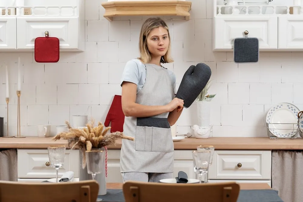 Домашний текстиль с печатью логотипа. Прихватка-рукавица Settle In по цене 363 ₽ руб. (артикул 15786.31) Прихватка-рукавица Settle In, темно-серая