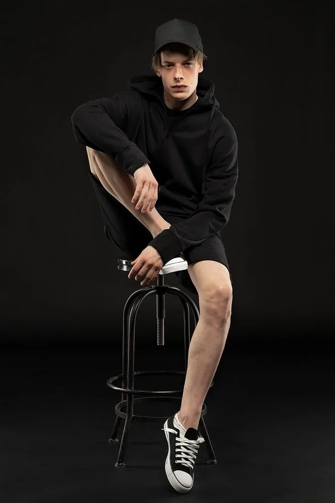 Толстовка унисекс H3, черная с логотипом