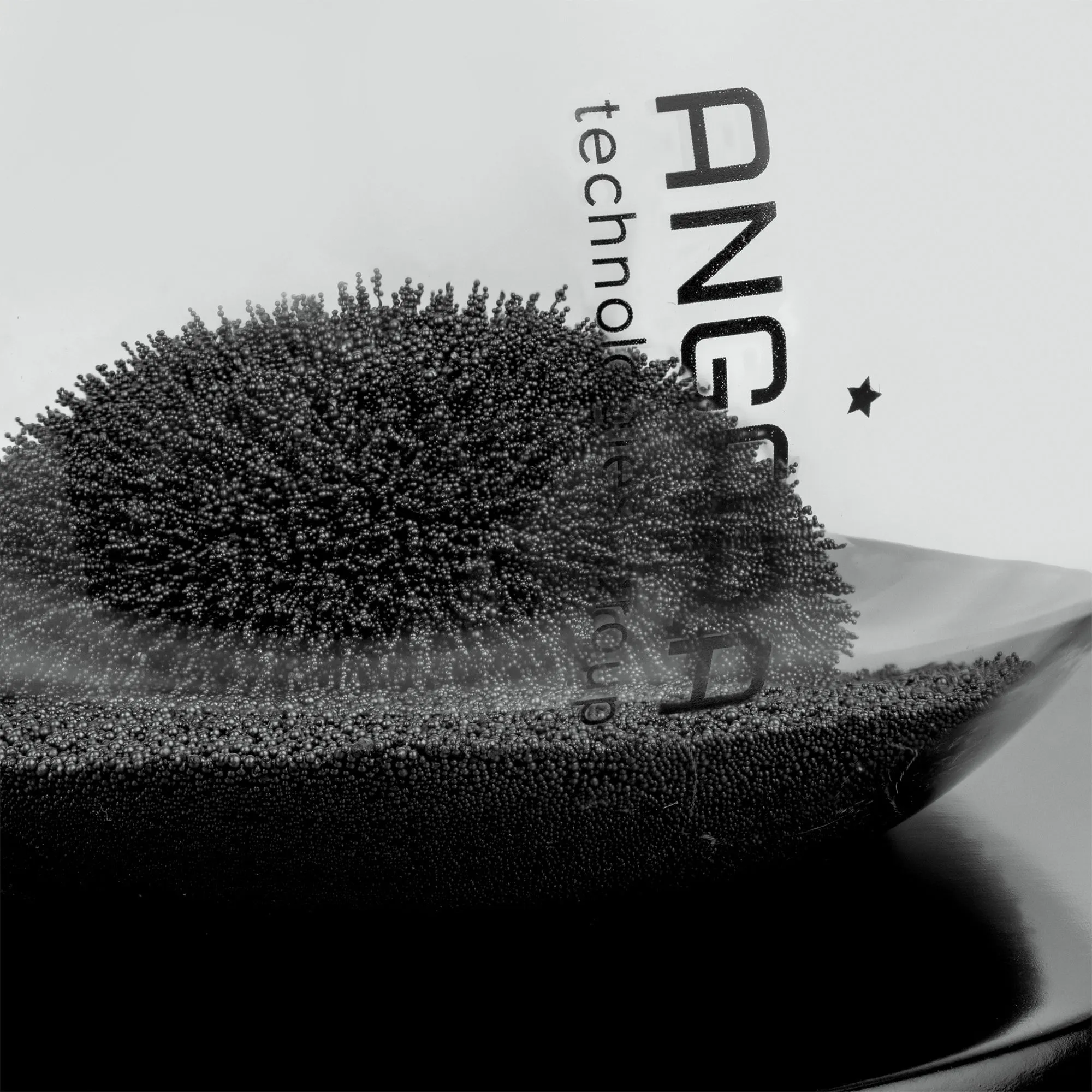 Магнитный антистресс Elusive Time, черный