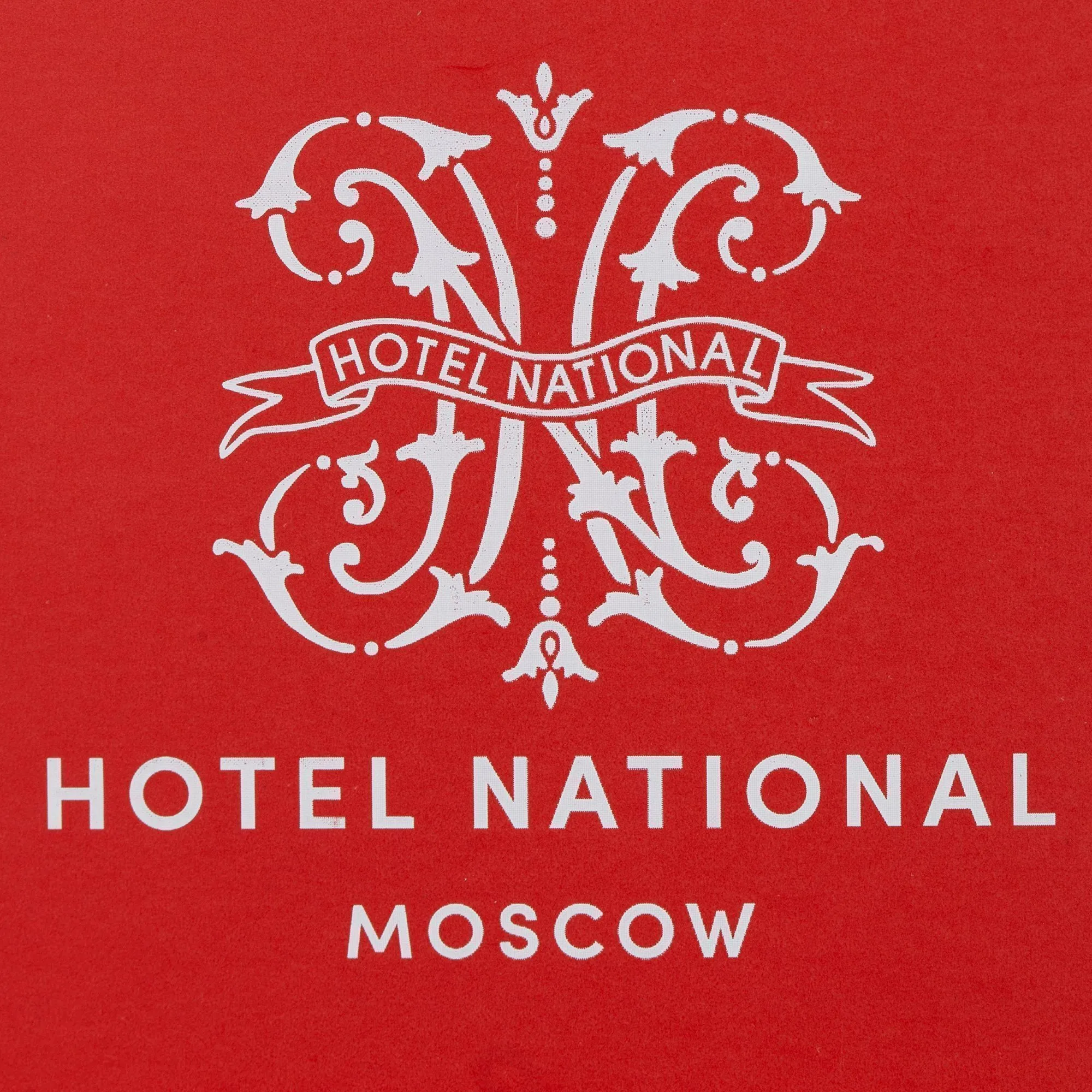 Коробка с окном English Breakfast, красная