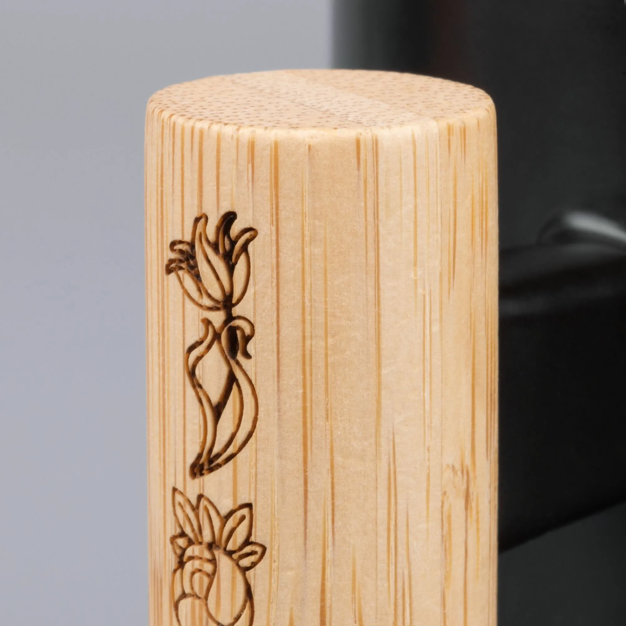 Кружки с печатью логотипа. Кружка с ложкой Eco Fusion по цене 643 ₽ руб. (артикул 20523.30) Кружка с ложкой Eco Fusion, черная