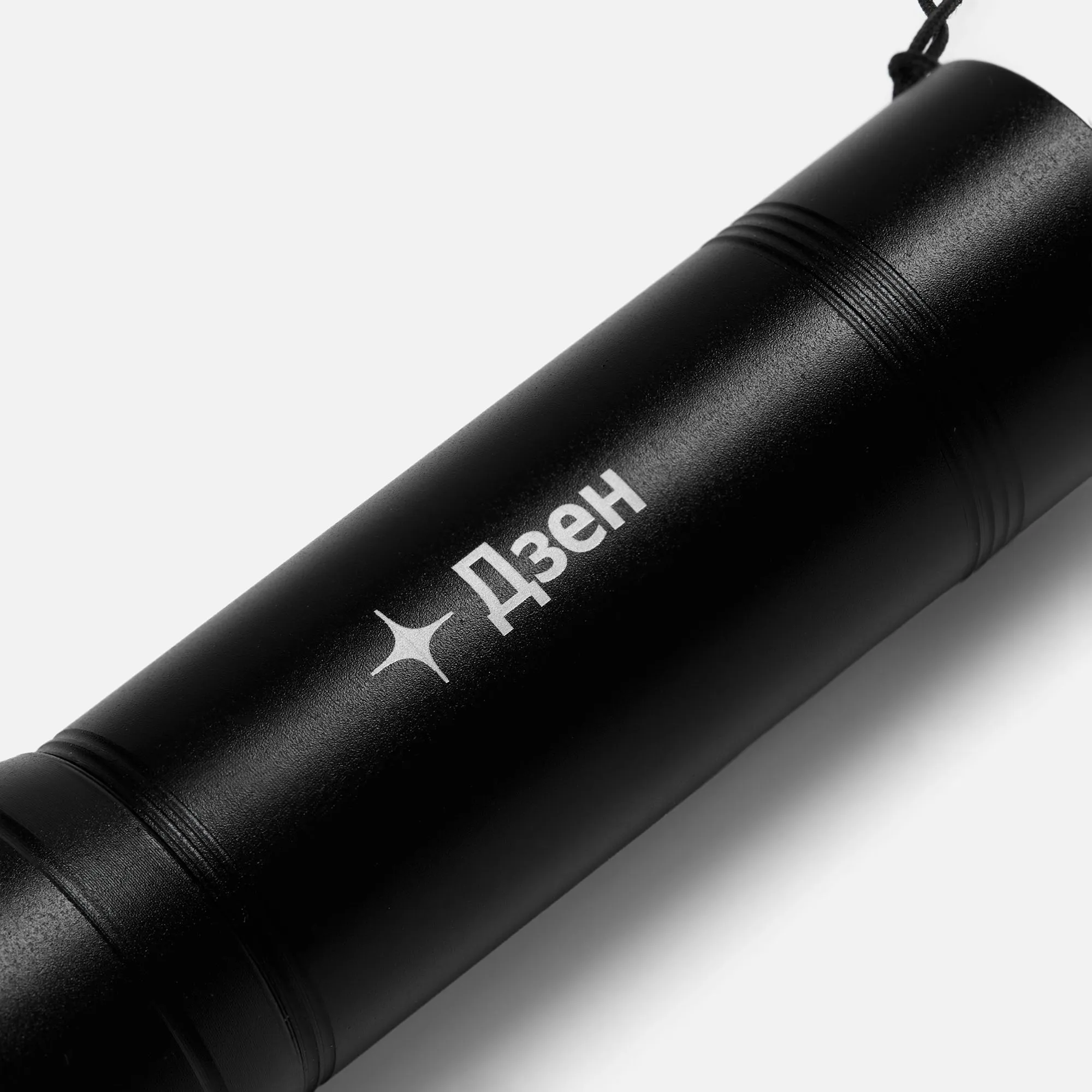 Фонарик аккумуляторный с фокусировкой луча Kirk, черный