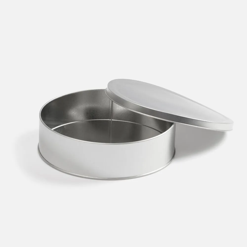 Подарочные коробки с печатью логотипа. Коробка Pragmax L, круглая по цене 372 ₽ руб. (артикул 18784.00) Коробка Pragmax L, круглая, серебристая