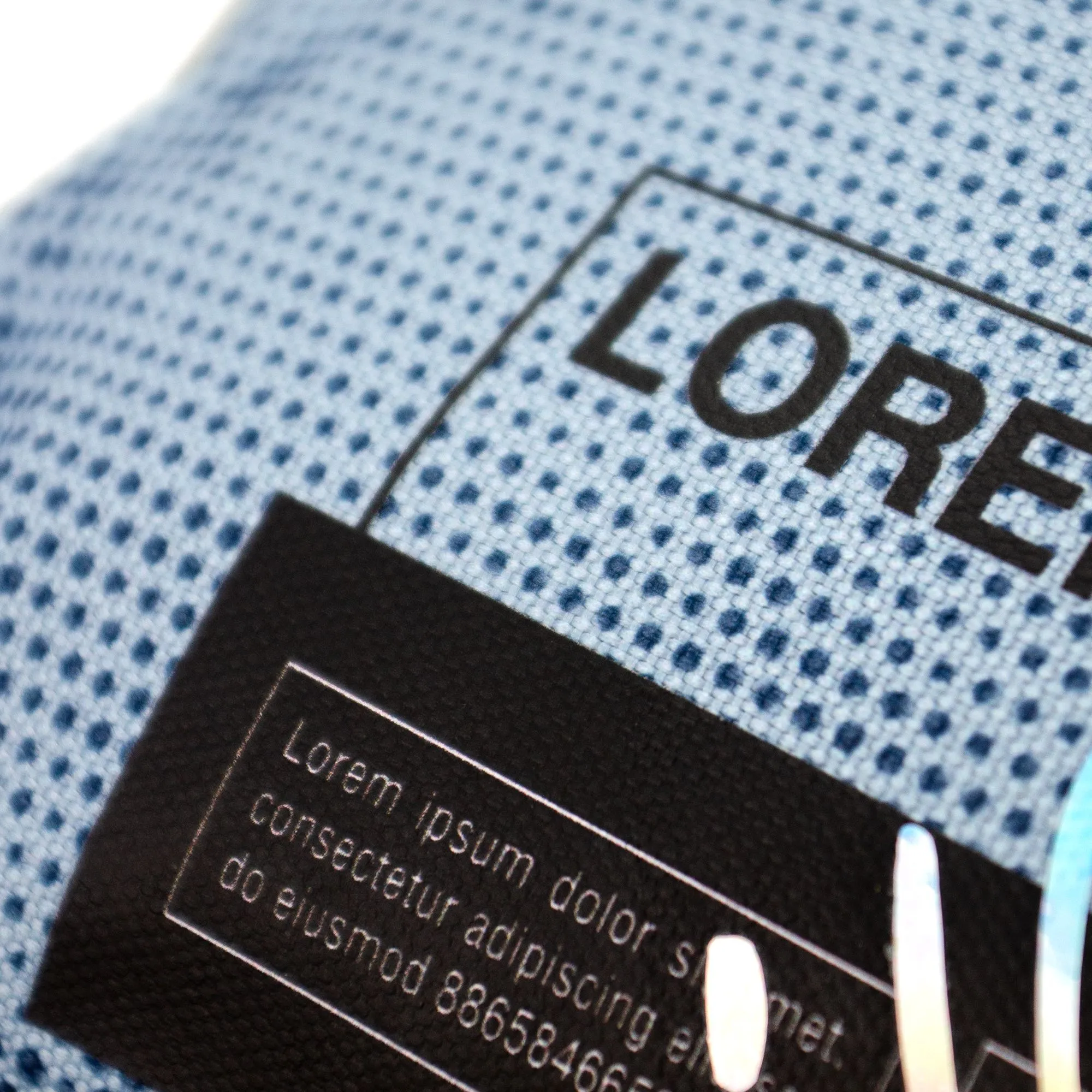 Сумки с принтом с печатью логотипа. Поясная сумка Blue Marble по цене 613 ₽ руб. (артикул 71487.14) Поясная сумка Blue Marble