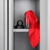 Охлаждающее полотенце Frio Mio в бутылке, красное с логотипом