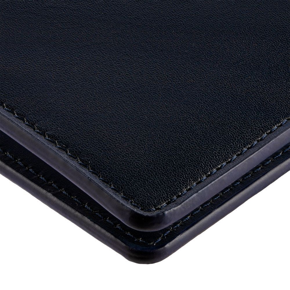 Ежедневники с логотипом с печатью логотипа. Еженедельник-портфолио Remini, недатированный по цене 5 543 ₽ руб. (артикул 55602.40) Еженедельник-портфолио Remini, недатированный, темно-синий