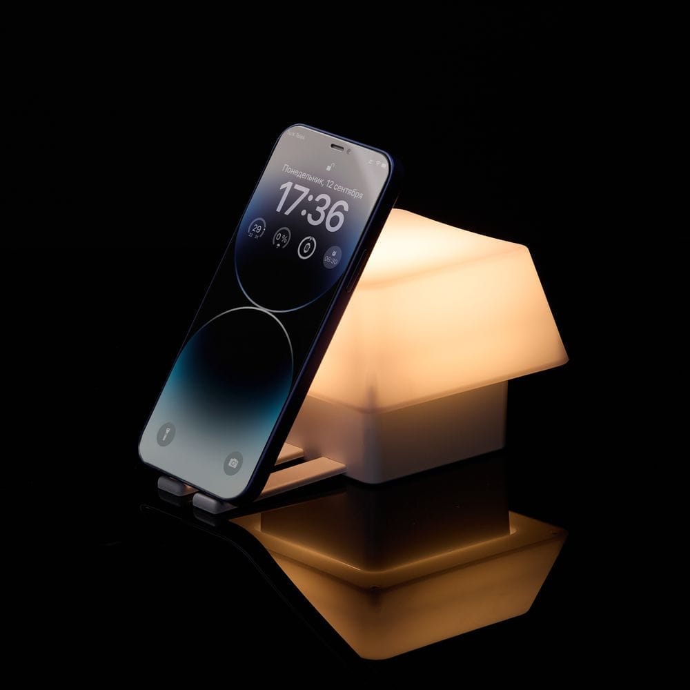 Светильник с подставкой для смартфона Knoppi, белый с логотипом