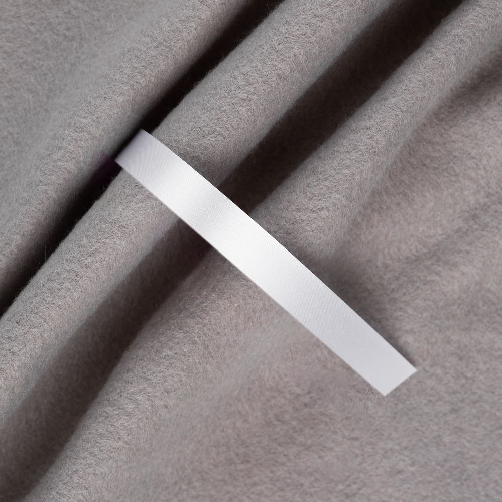 Лента сатиновая Satin 10 М, белая, 70 см с логотипом