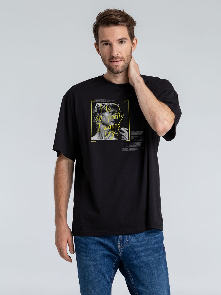 Футболка оверсайз «He is So Pretty. Давид», черная с логотипом