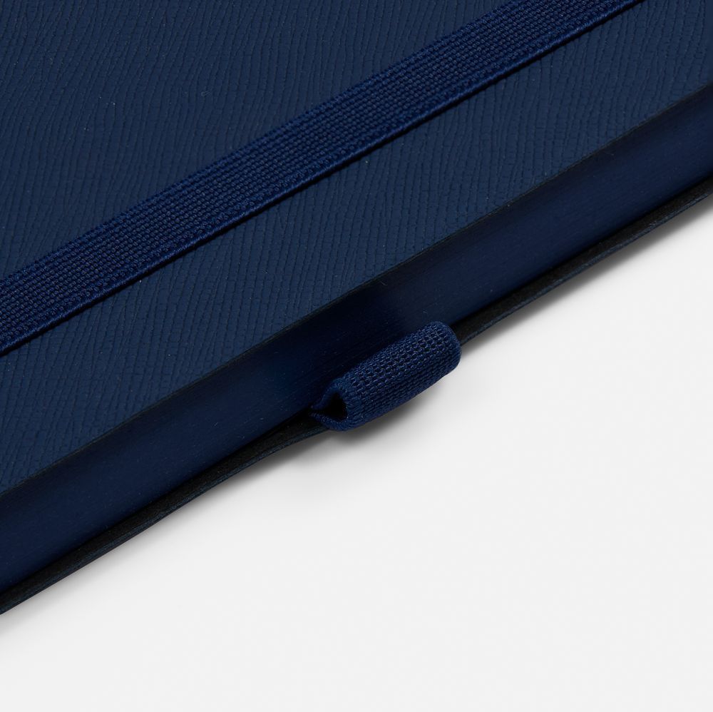 Ежедневники с логотипом с печатью логотипа. Ежедневник Peel Flex, недатированный по цене 939 ₽ руб. (артикул 26687.40) Ежедневник Peel Flex, недатированный, синий