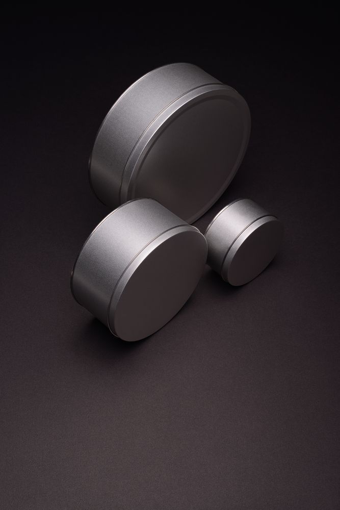 Подарочные коробки с печатью логотипа. Коробка Pragmax M, круглая по цене 233 ₽ руб. (артикул 5585) Коробка Pragmax M, круглая, серебристая