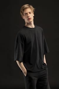 Футболка унисекс оверсайз T1, черная с логотипом
