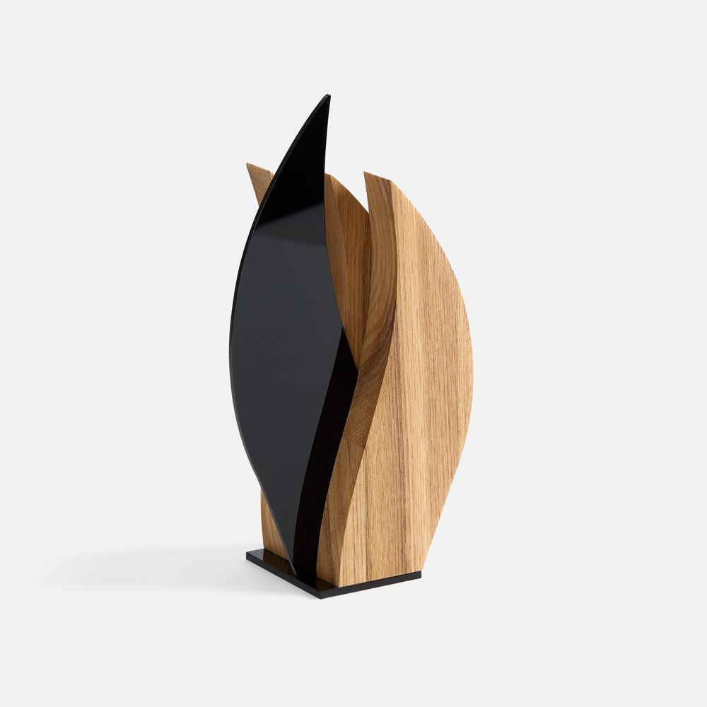 Стела Fame Flame с логотипом