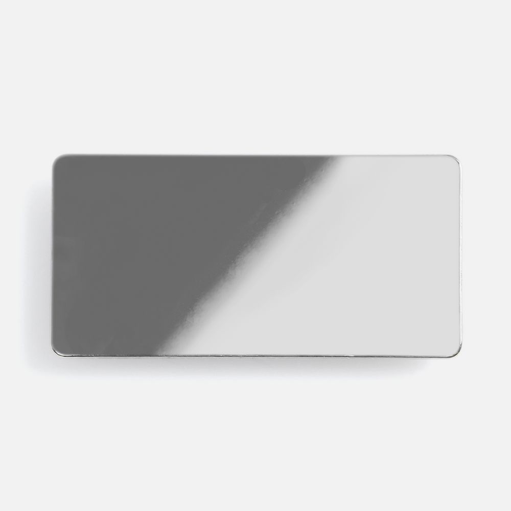 Значок Sanga Matto, серебристый глянцевый с логотипом