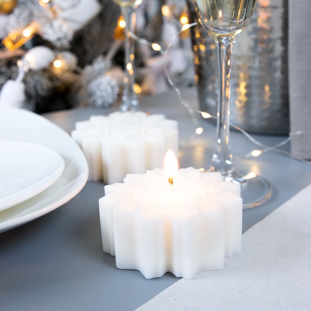 Свеча Snowflame 2, белая, 8 см с логотипом