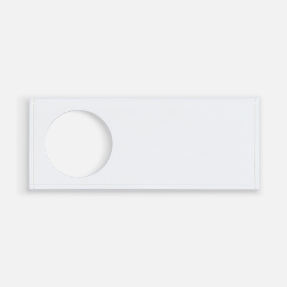 Лейбл из ПВХ с вырубкой «Круг», белый с логотипом