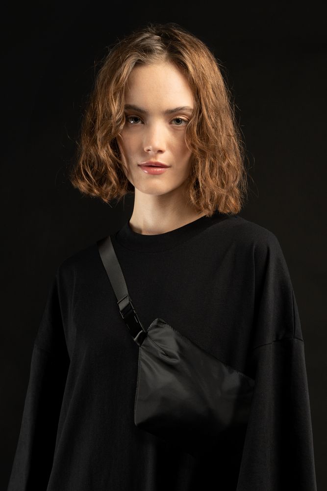 Поясная сумка W1, черная с логотипом