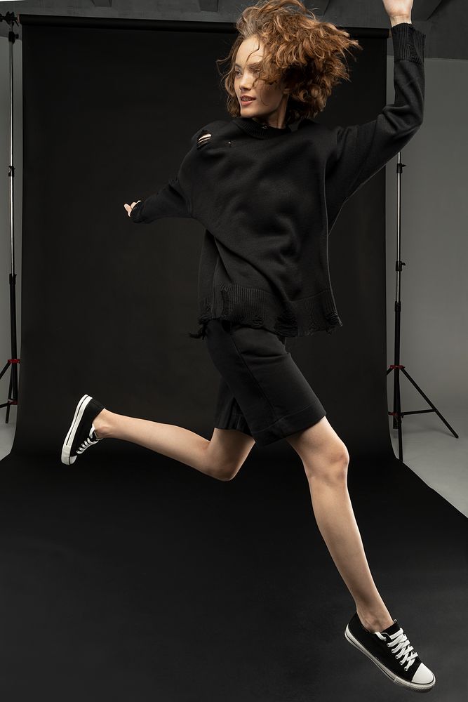 Шорты J3, черные с логотипом