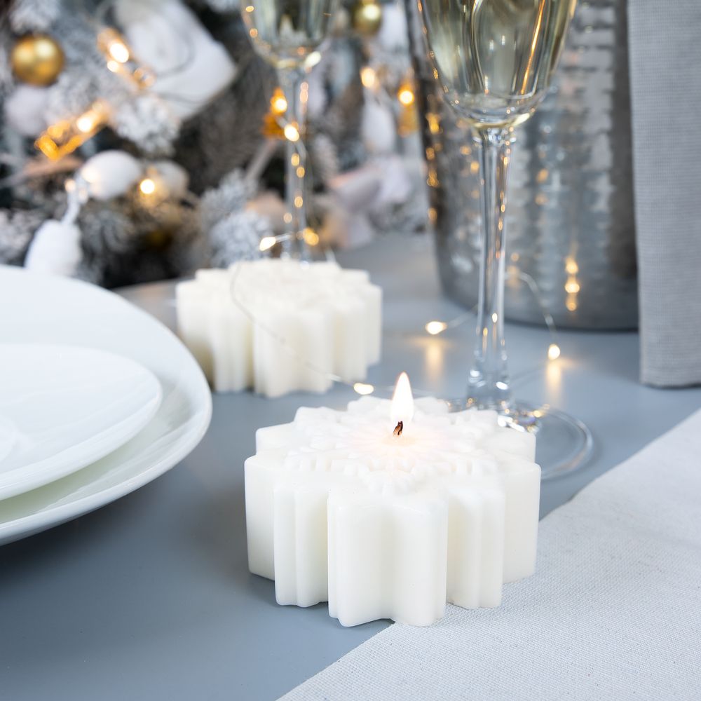 Свеча Snowflame 1, белая, 8 см с логотипом
