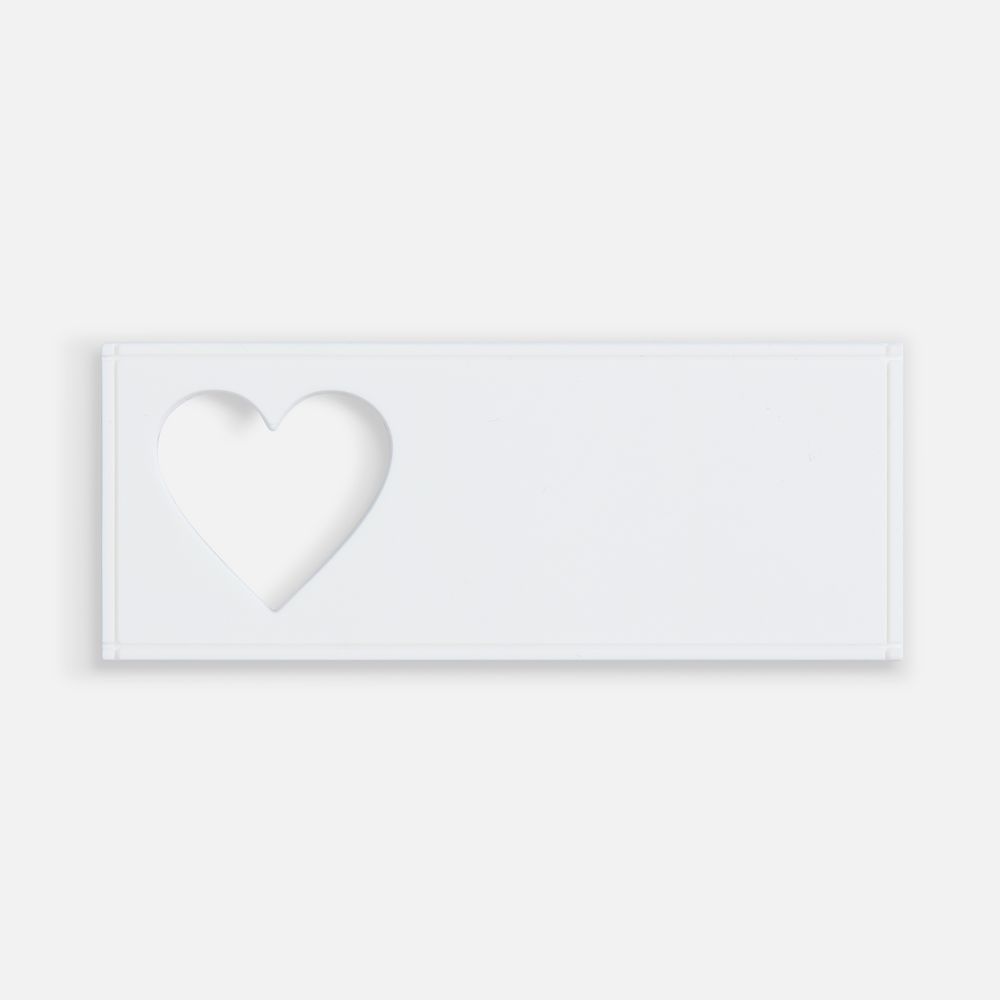 Лейбл из ПВХ с вырубкой «Сердце», белый с логотипом