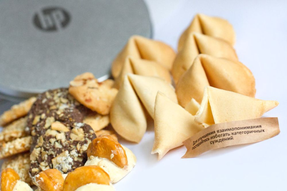 Подарочные коробки с печатью логотипа. Коробка Pragmax S, круглая по цене 153 ₽ руб. (артикул 5589) Коробка Pragmax S, круглая, серебристая