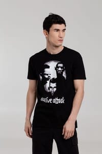 Футболка «Меламед. Massive Attack», черная с логотипом
