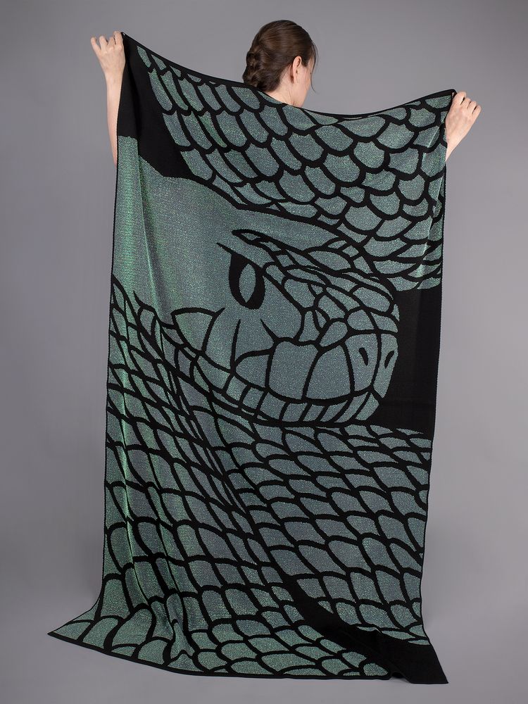 Плед Serpentica, черный с люрексом с логотипом