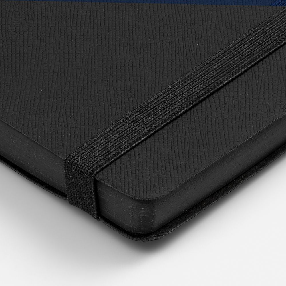 Ежедневники с логотипом с печатью логотипа. Ежедневник Peel Flex, недатированный по цене 939 ₽ руб. (артикул 26687.30) Ежедневник Peel Flex, недатированный, черный