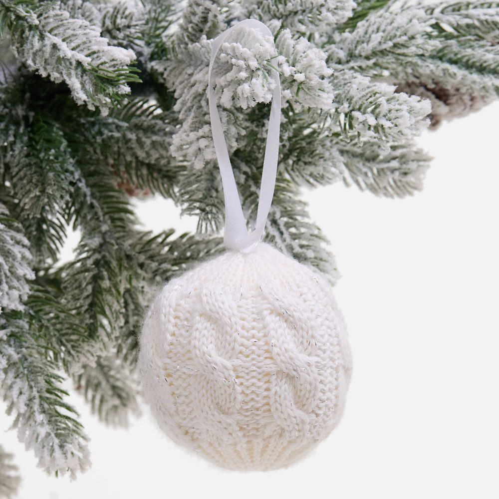 Вязаный шарик «Магия зимы» с логотипом