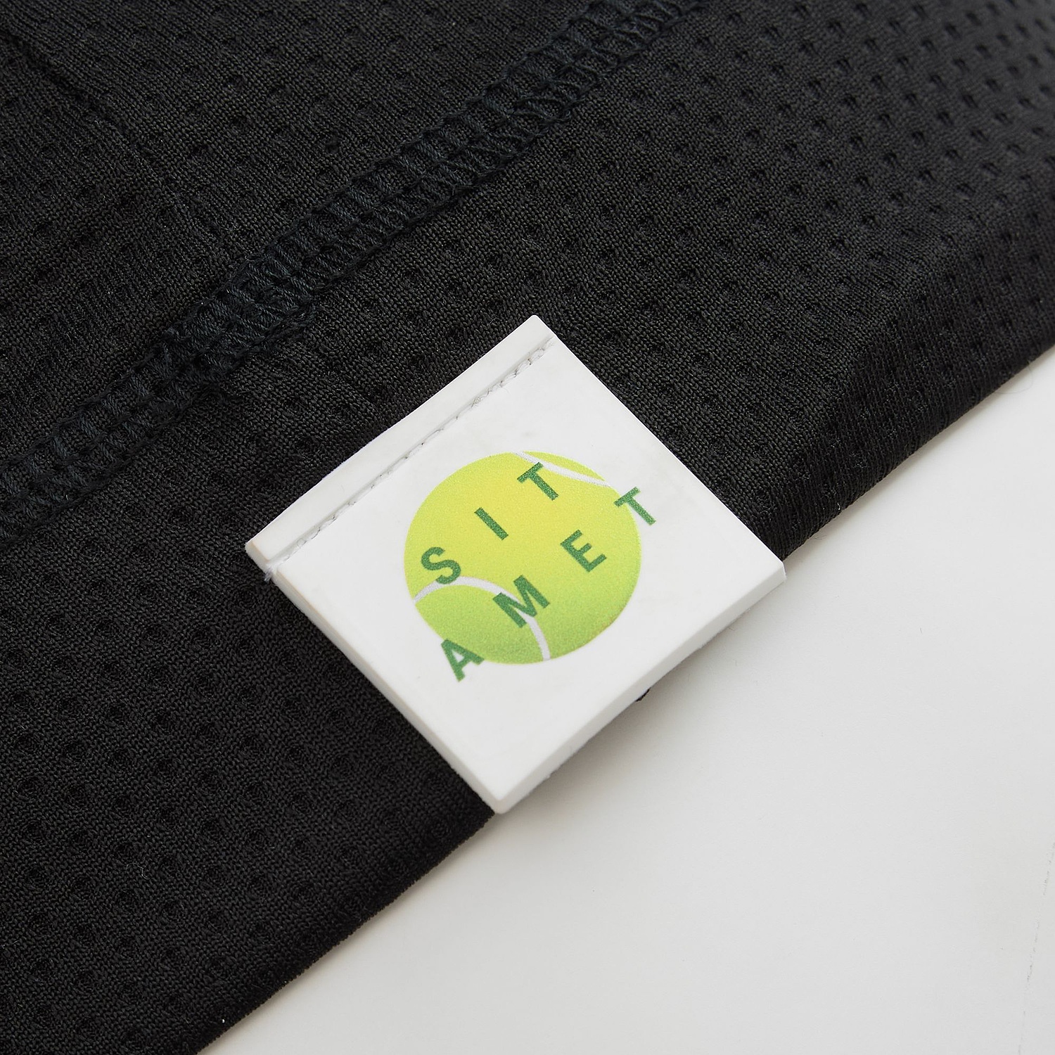 Лейбл из ПВХ Kare, белый с логотипом