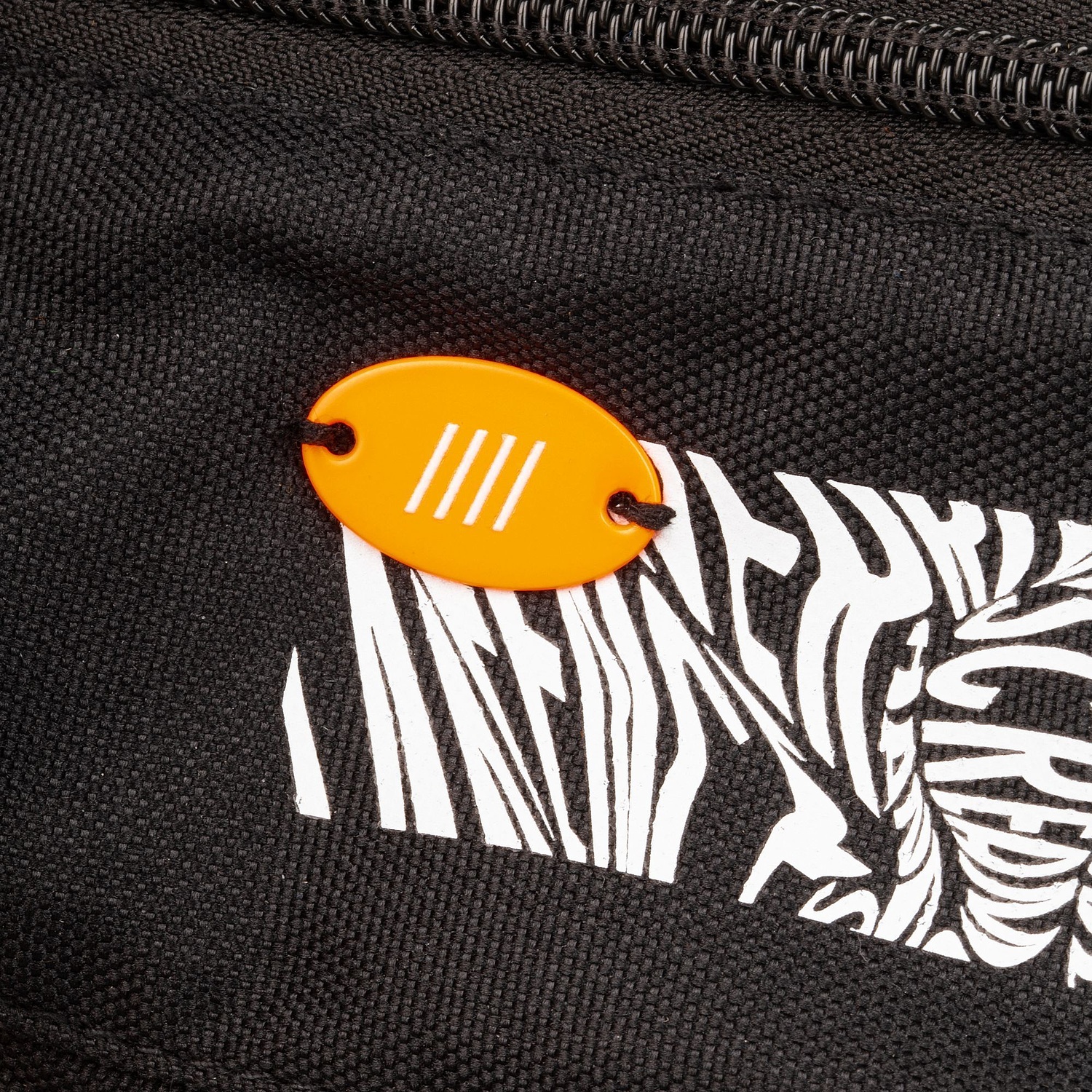 Шильдик металлический Alfa Oval, оранжевый неон с логотипом