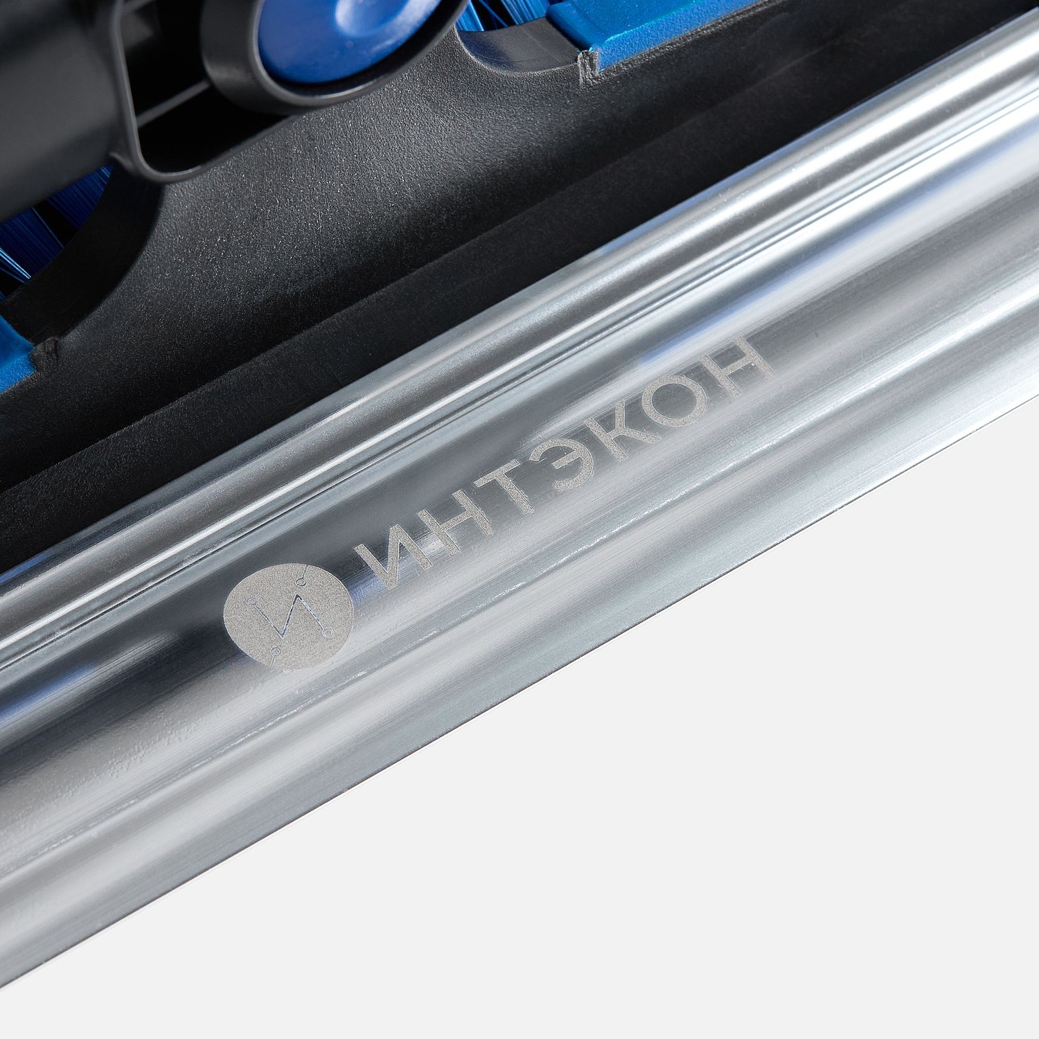 Автомобильная мультифункциональная щетка Severus Scrape, синяя