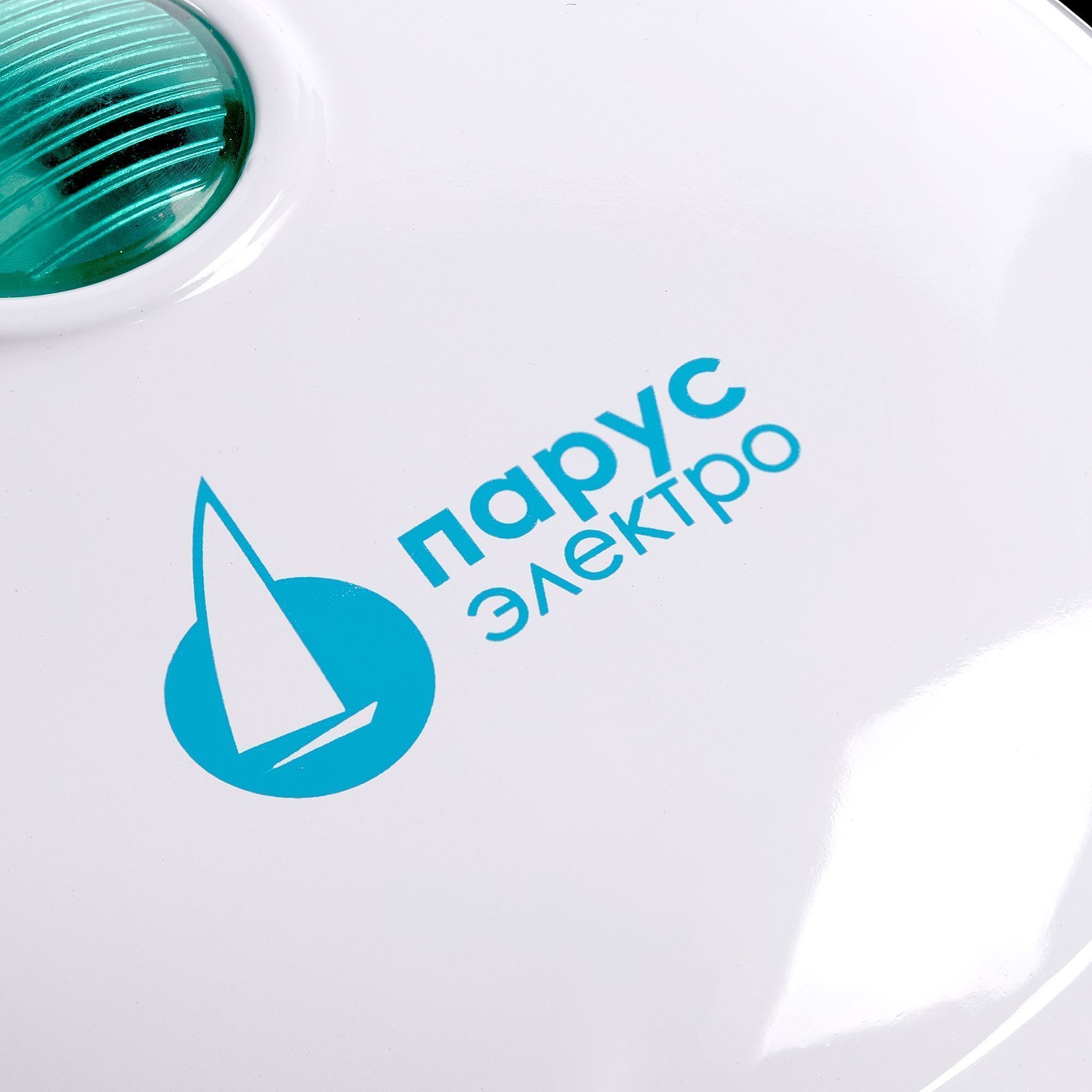 Электрическая вафельница GoRound, белая с логотипом