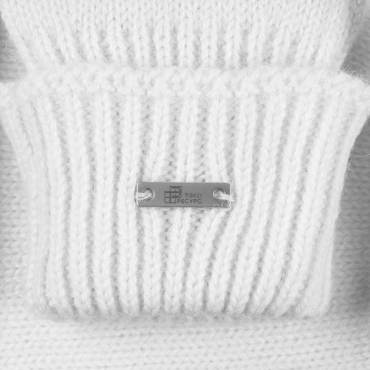 Шильдик металлический Alfa Liten, серебристый с логотипом