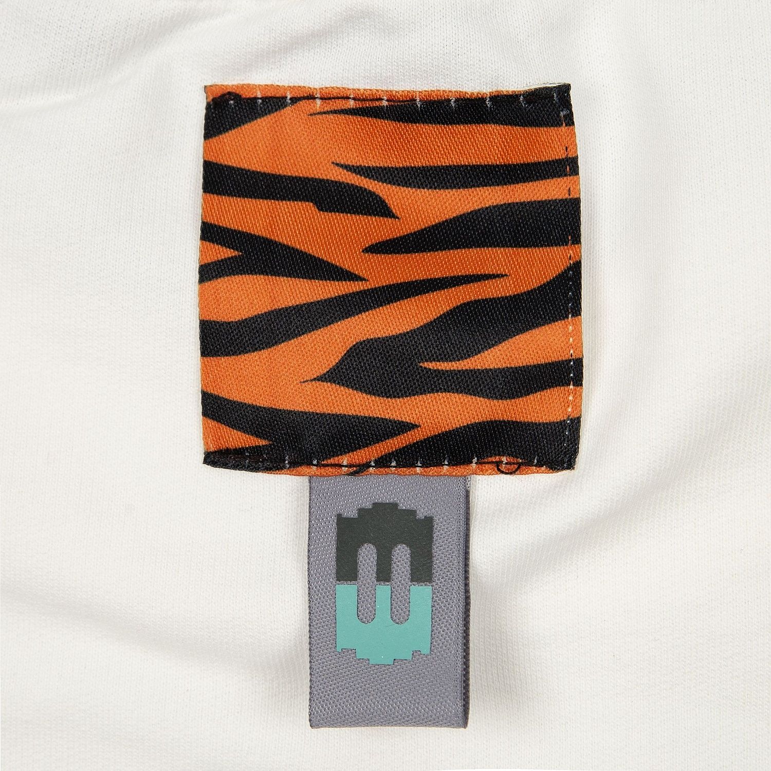 Лейбл тканевый Epsilon, S, серый с логотипом