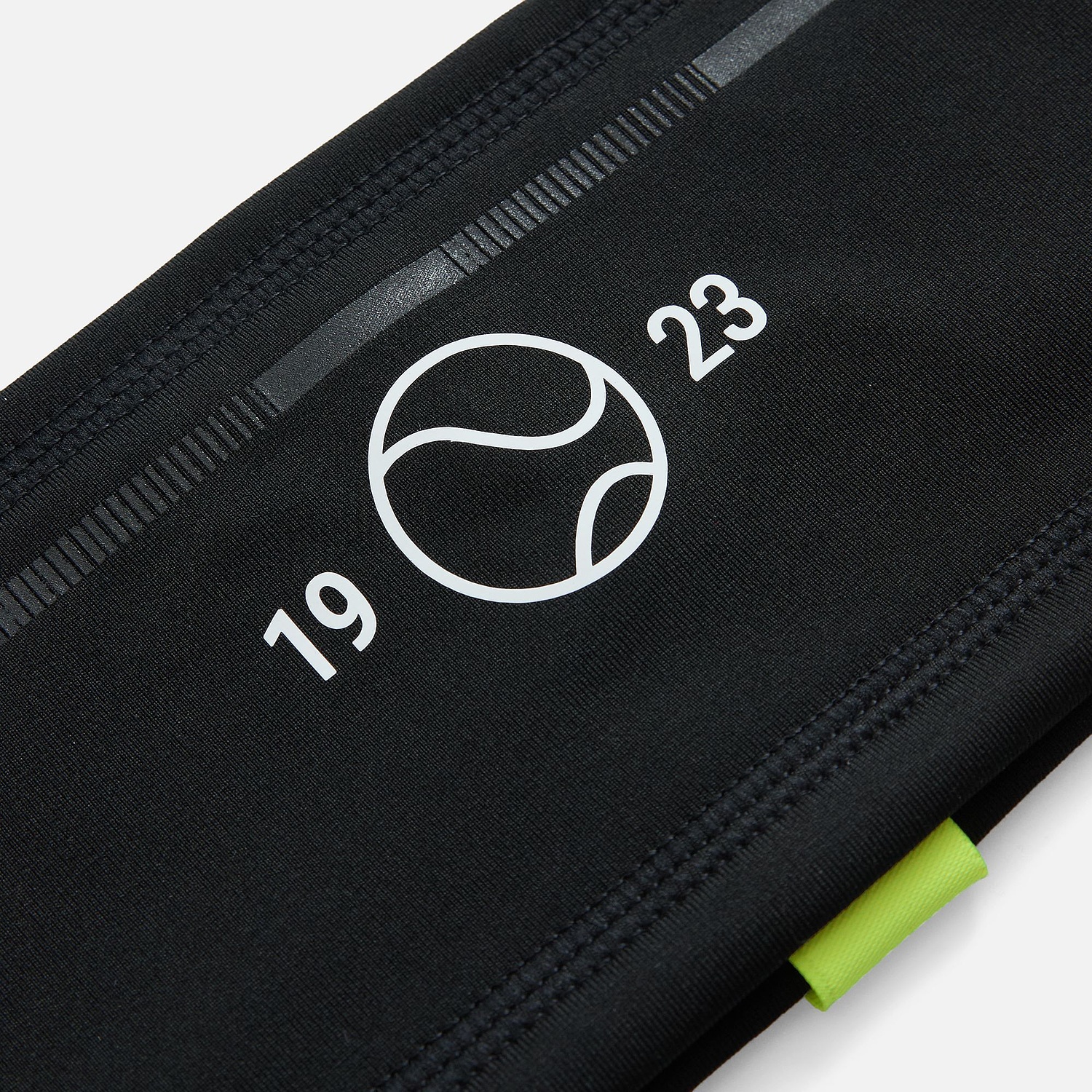 Спортивная повязка утепленная Jogge, черная с логотипом