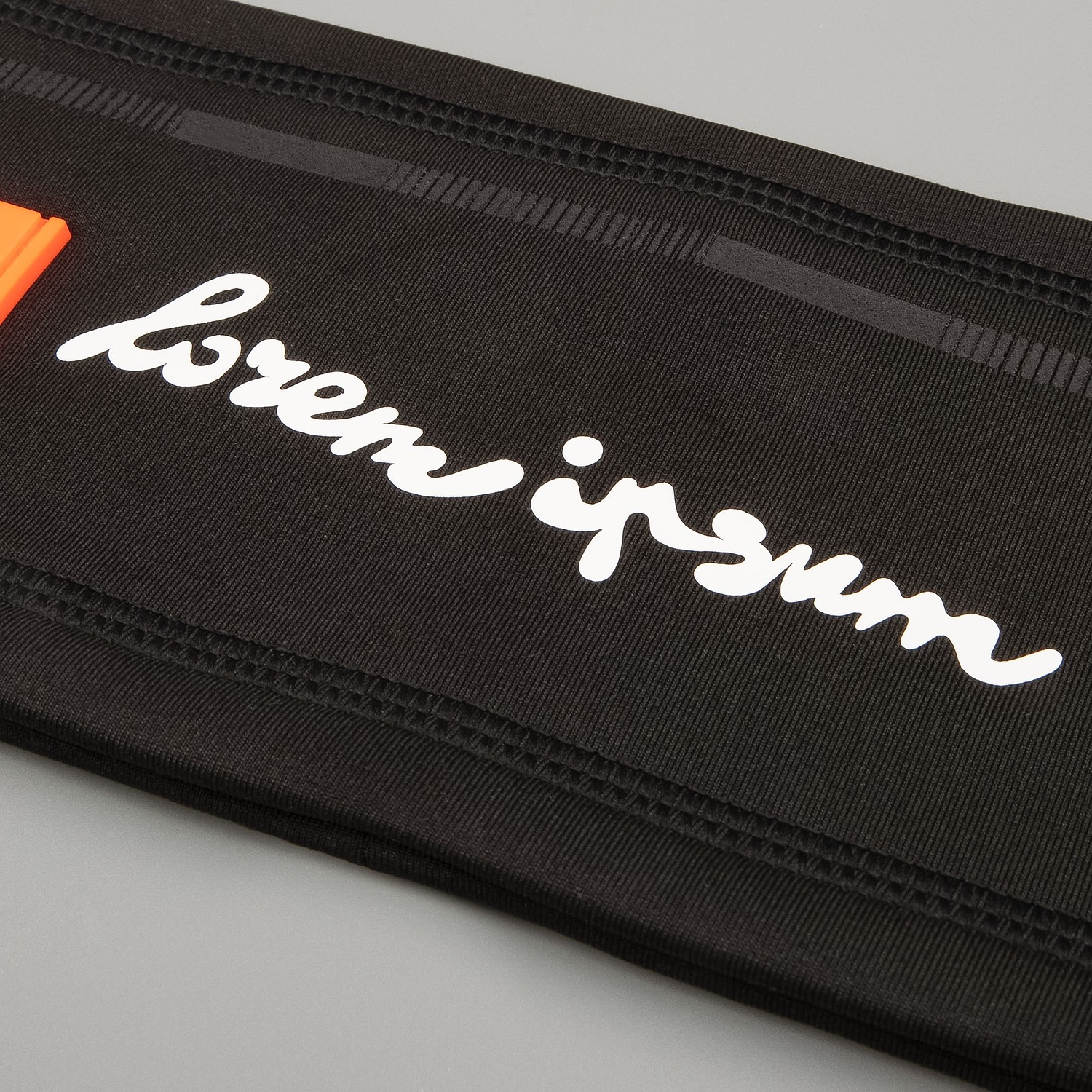 Спортивная повязка утепленная Jogge, черная с логотипом