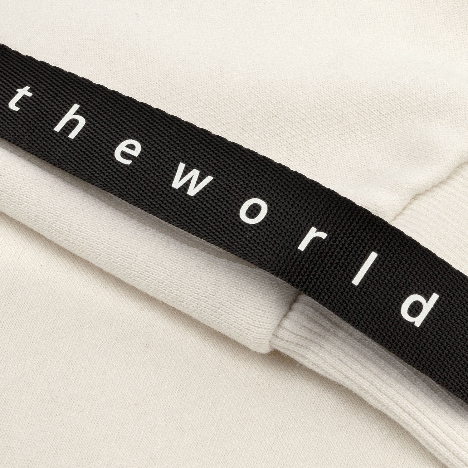 Джоггеры J2, молочно-белые с логотипом