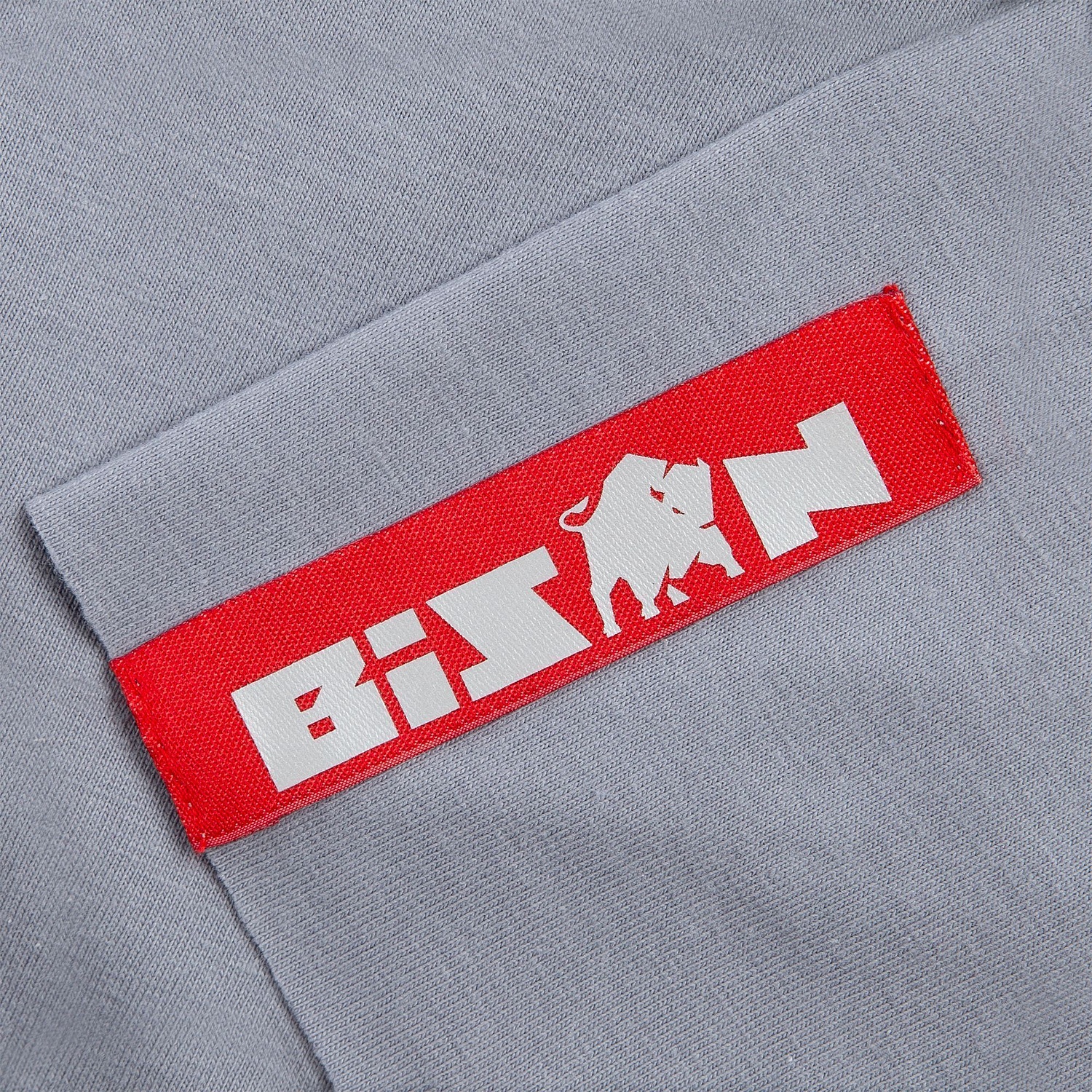 Лейбл тканевый Epsilon, S, красный с логотипом