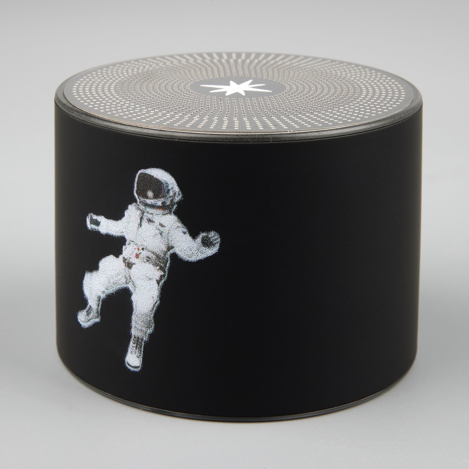 Левитирующая колонка Levitronic с логотипом