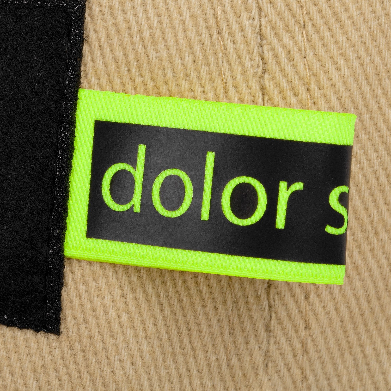 Лейбл тканевый Epsilon, S, желтый неон с логотипом