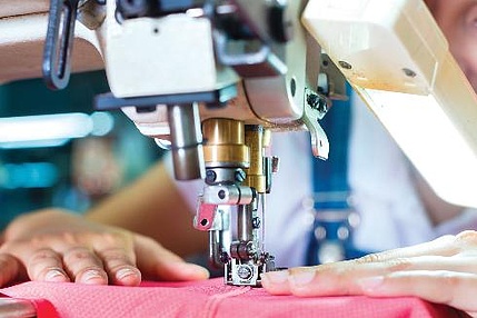 Изготовление брендированной одежды и нанесение логотипа