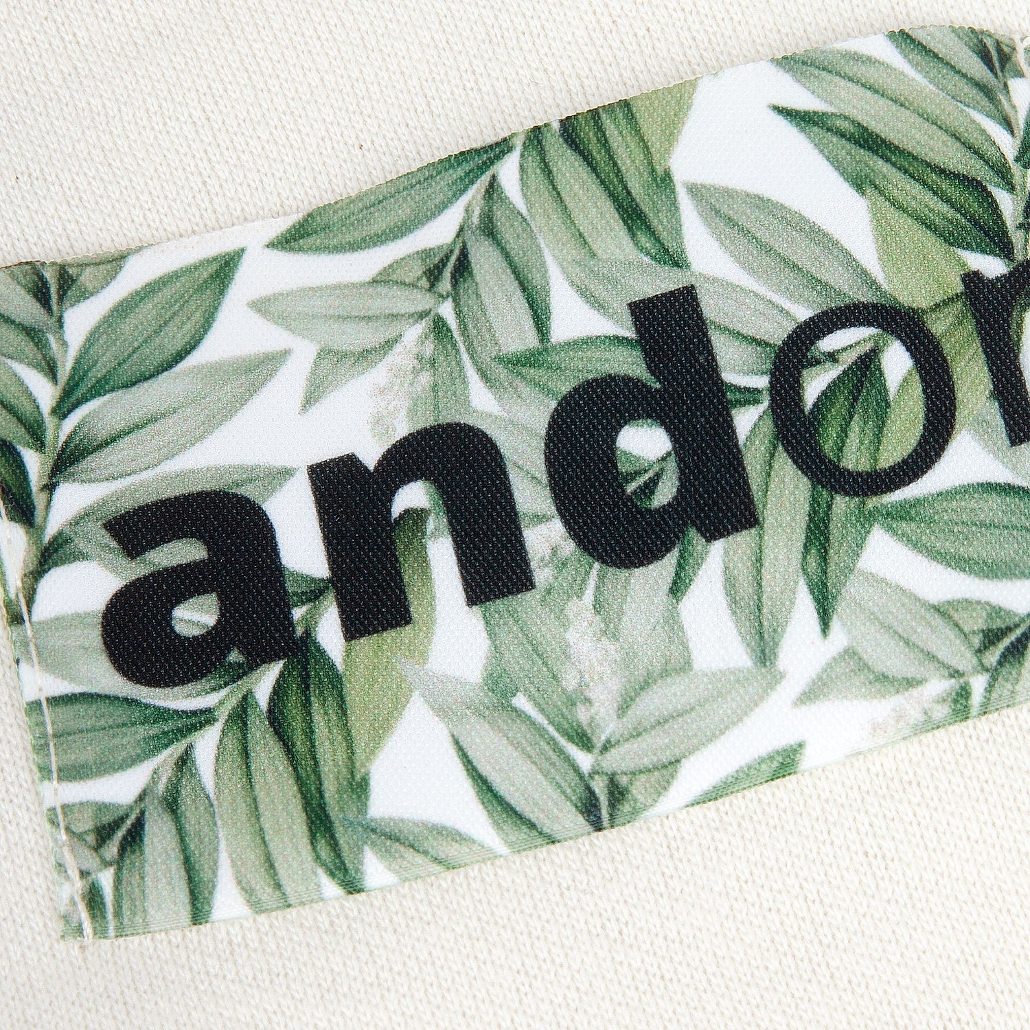 Джоггеры J2, молочно-белые с логотипом