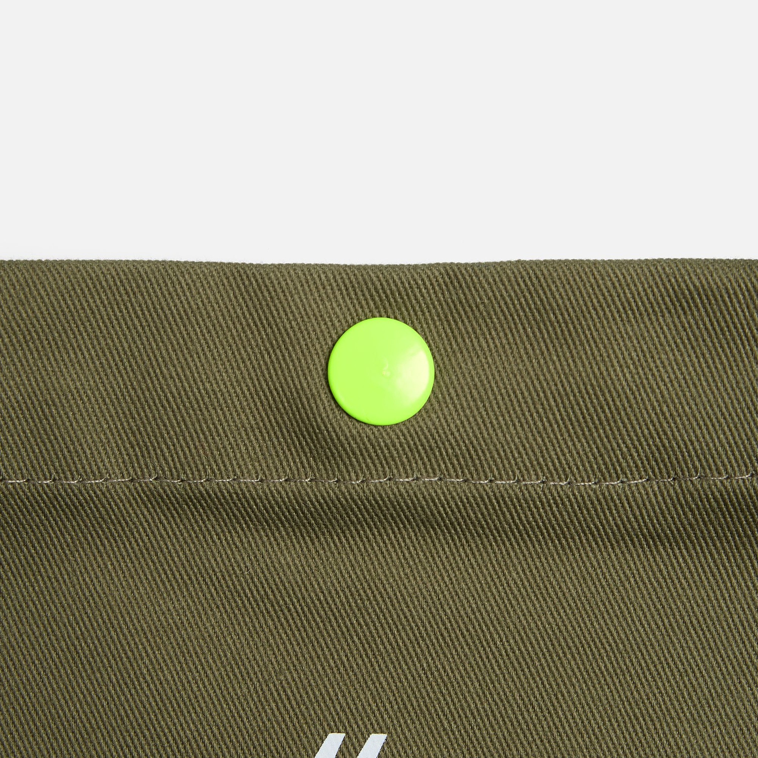 Кнопка Clavis, M, серая с логотипом