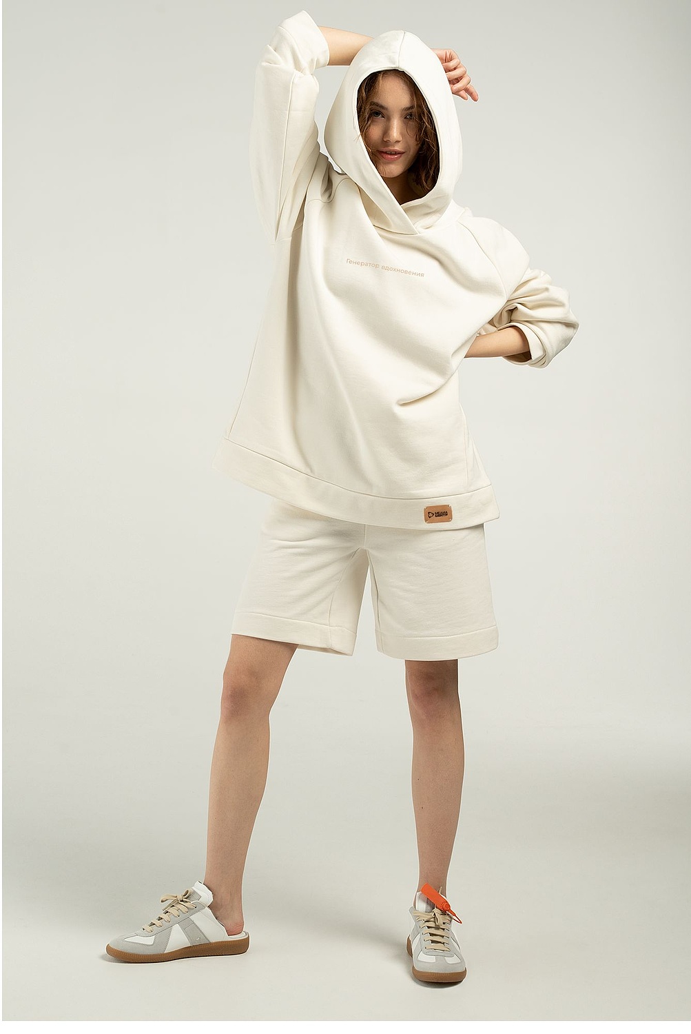 Лейбл кожаный Beta, S, бежевый с логотипом