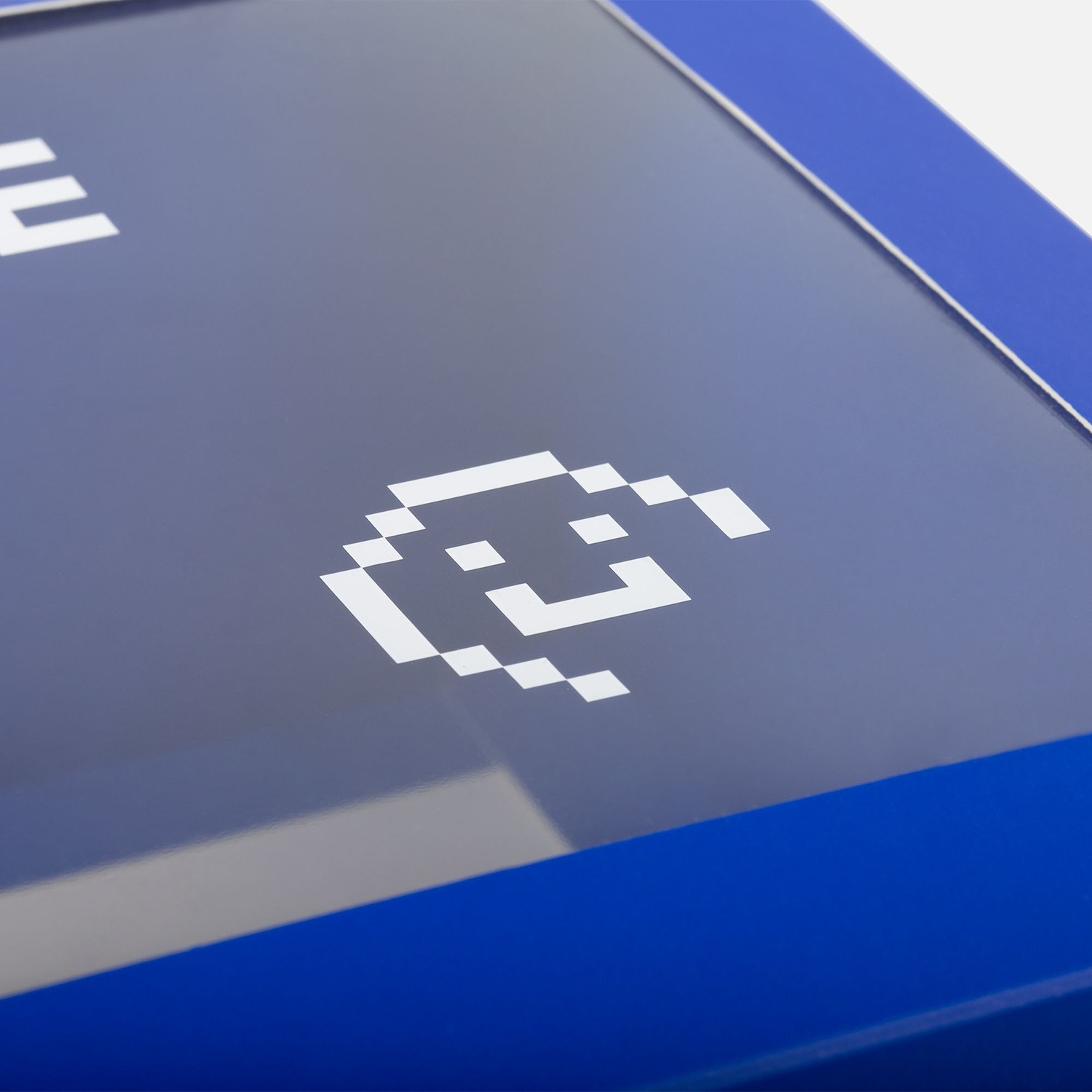 Коробка с окном InSight, синяя с логотипом