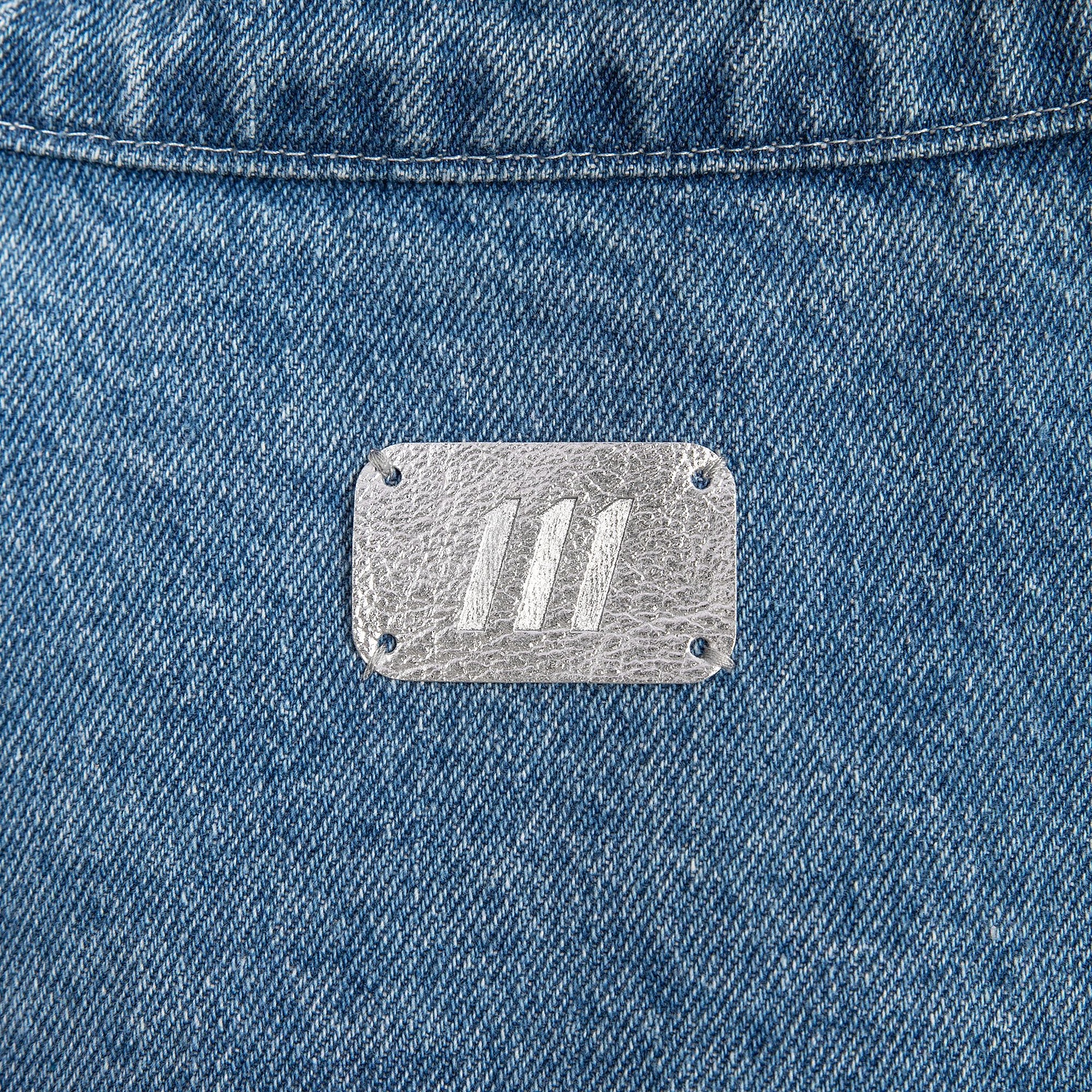 Лейбл Corolla Metal, S, серебряный с логотипом