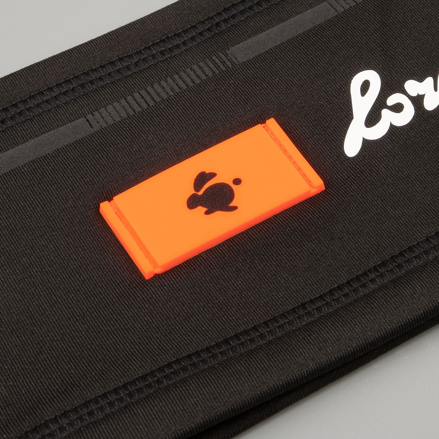 Спортивная повязка утепленная Jogge, черная с логотипом